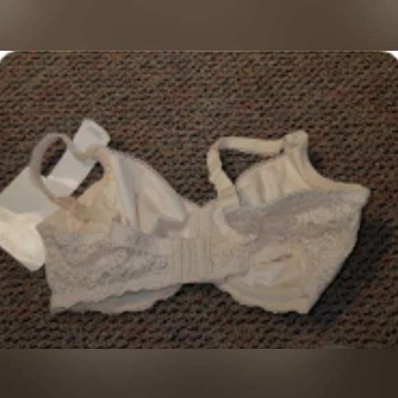 Playtex Secrets 4442 Women's 38 D Bra White Scallop Lace Trim NWT Underwire - Picture 4 of 4
